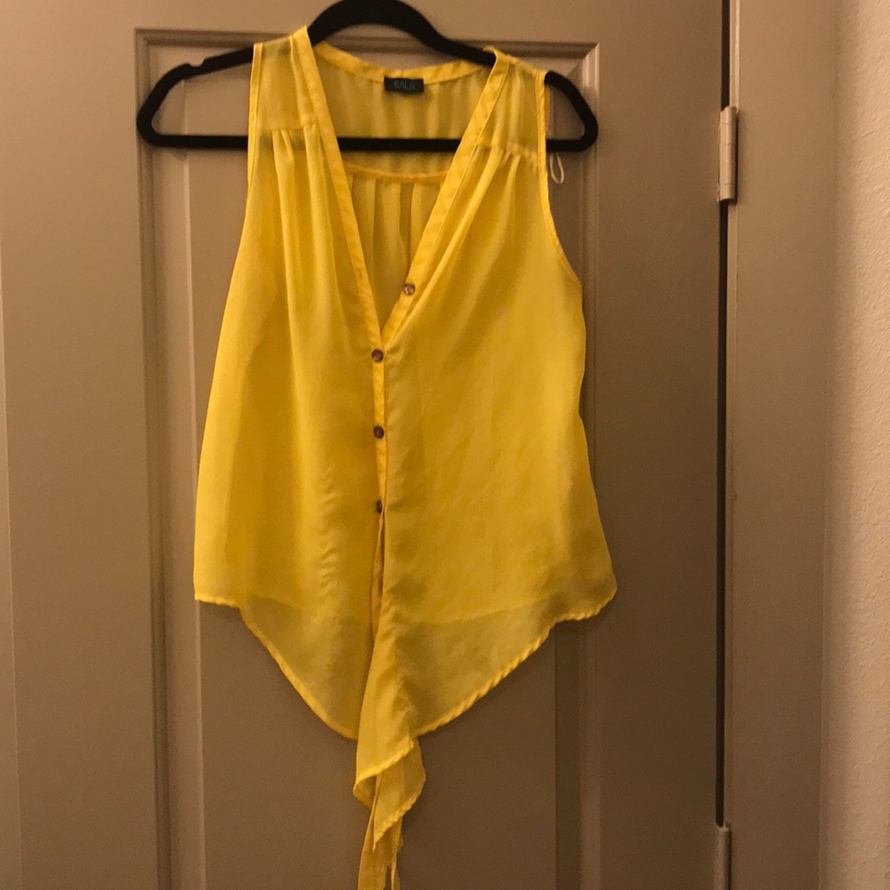 Tie-up sheer button down tank